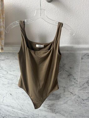 Olive Babaton Aritzia Contour (originally 48)
